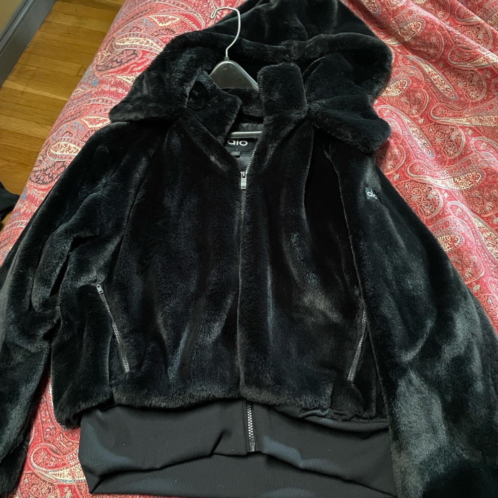 ALO YOGA Faux Fur FOXY JACKET in BLACK